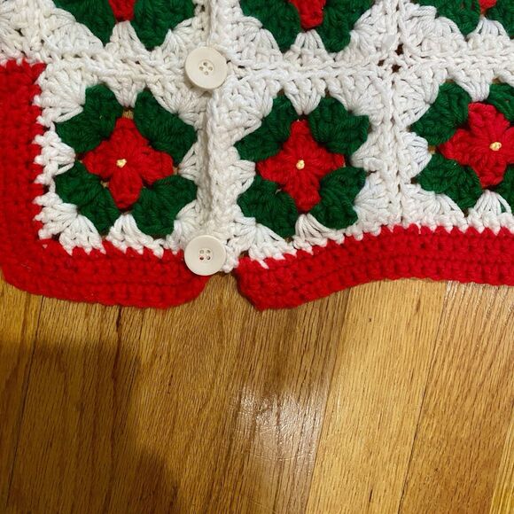 Vintage Crochet Christmas Tree Skirt Granny Squares Handmade 51” Red Green - Picture 3 of 12
